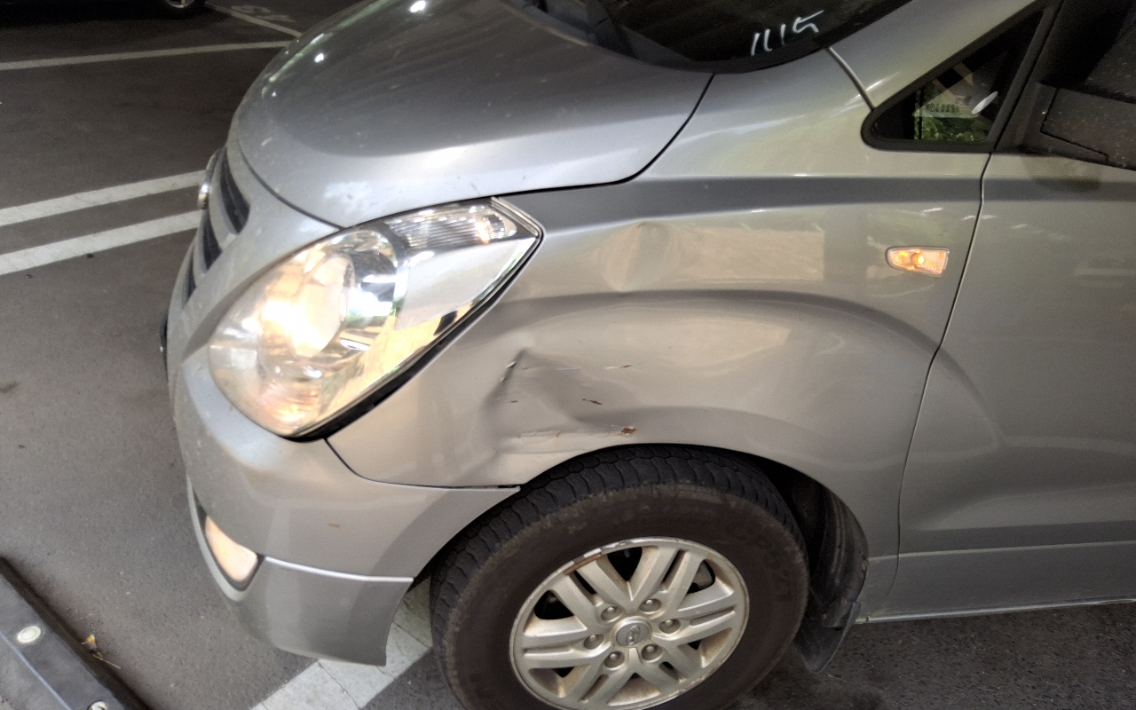 HYUNDAI Grand Starex 11-Seater Diesel