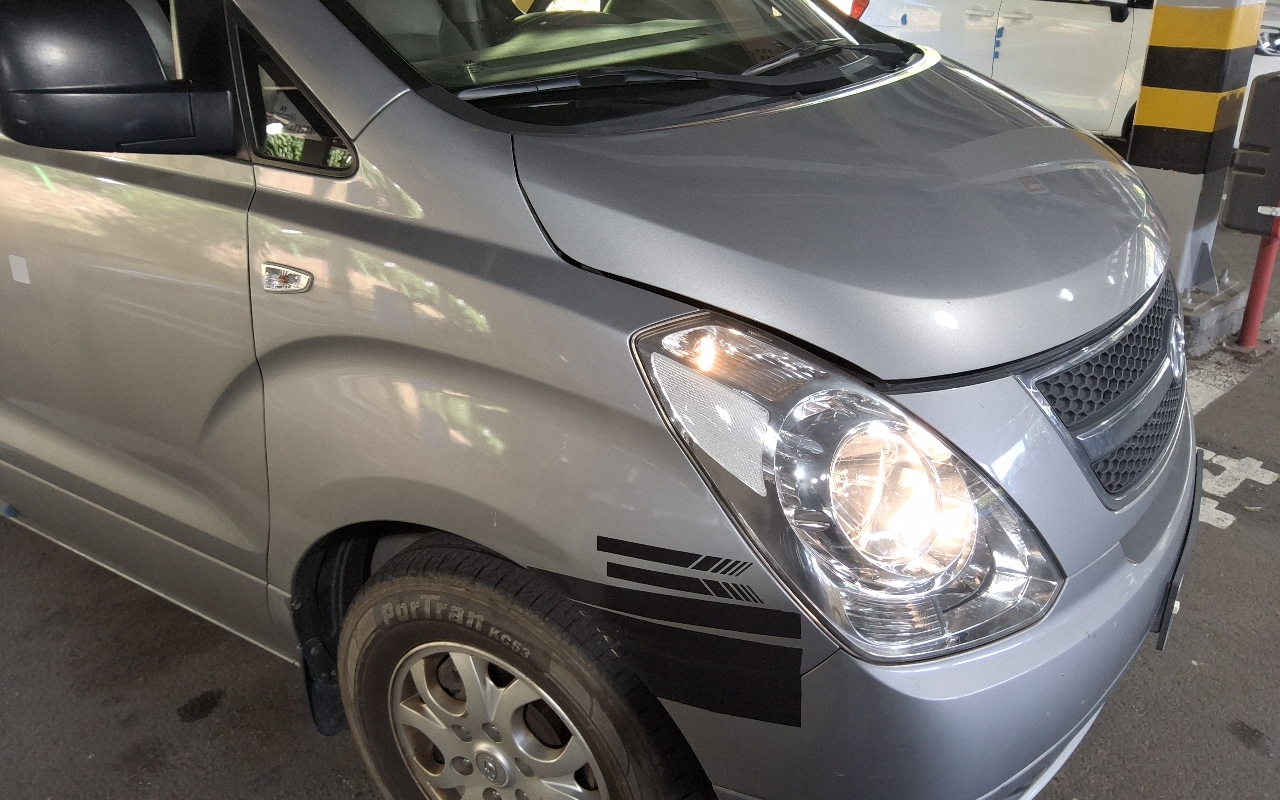 HYUNDAI Grand Starex 12-Seater Diesel