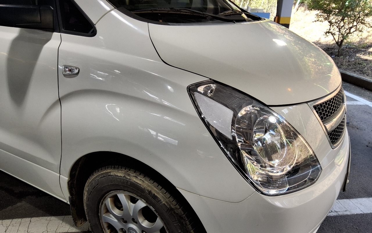 HYUNDAI Grand Starex 3-Seater Diesel Van