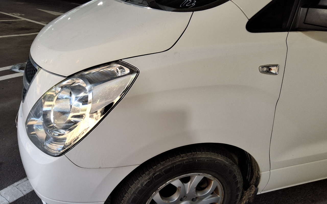 HYUNDAI Grand Starex 3-Seater Diesel Van