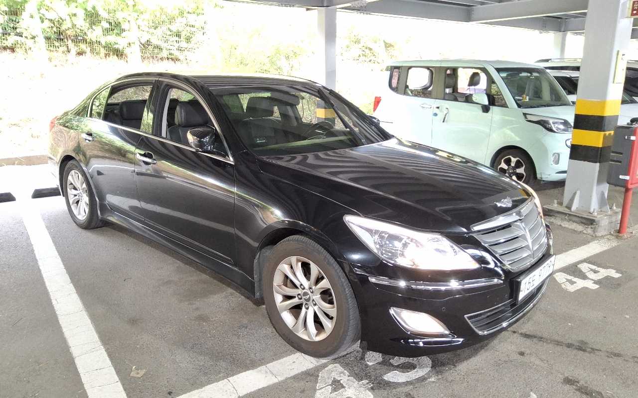 HYUNDAI Genesis BH 330