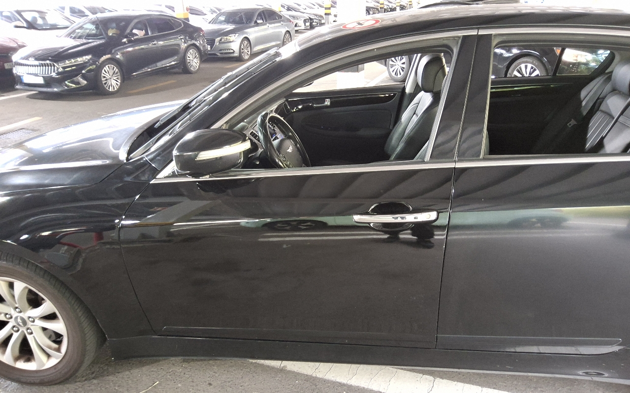 HYUNDAI Genesis BH 330