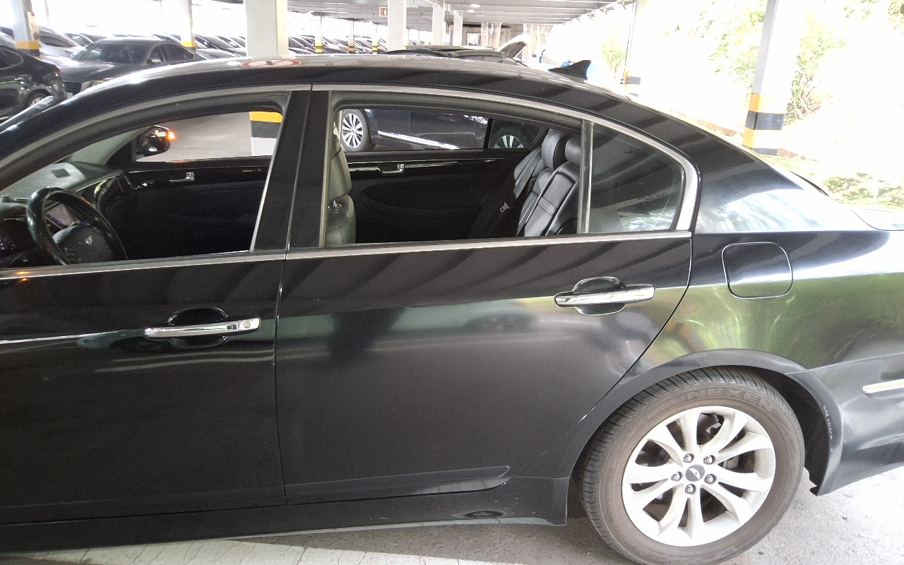 HYUNDAI Genesis BH 330