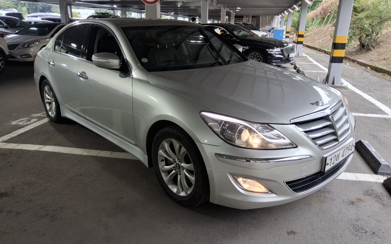 HYUNDAI Genesis BH 330