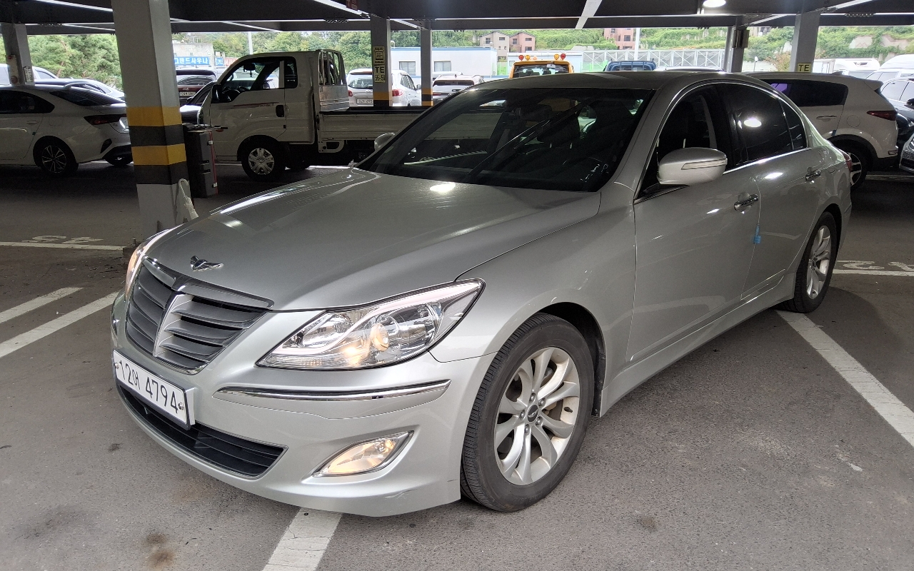 HYUNDAI Genesis BH 330