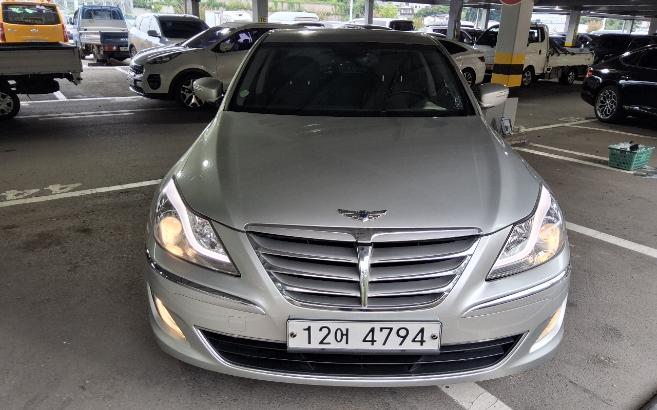 HYUNDAI Genesis BH 330