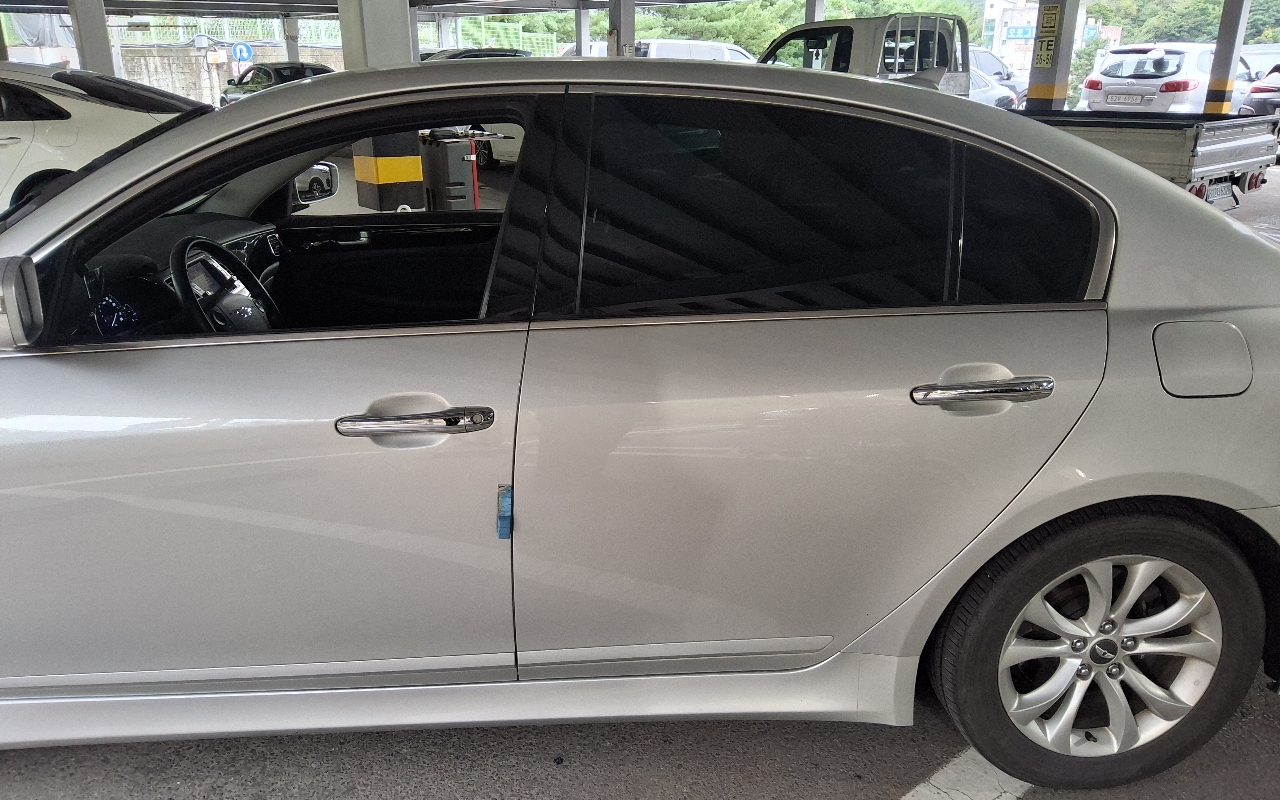 HYUNDAI Genesis BH 330