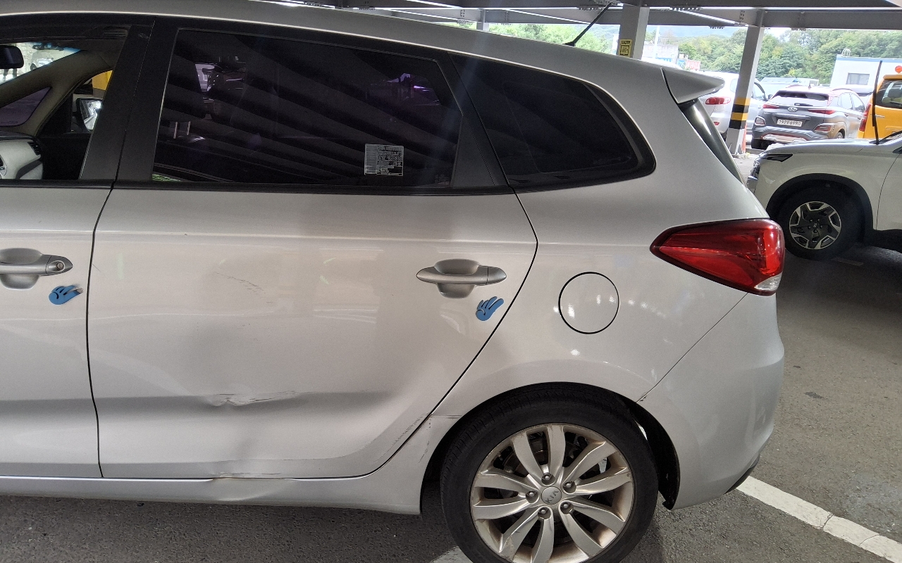 KIA All New Carens 2.0 LPI