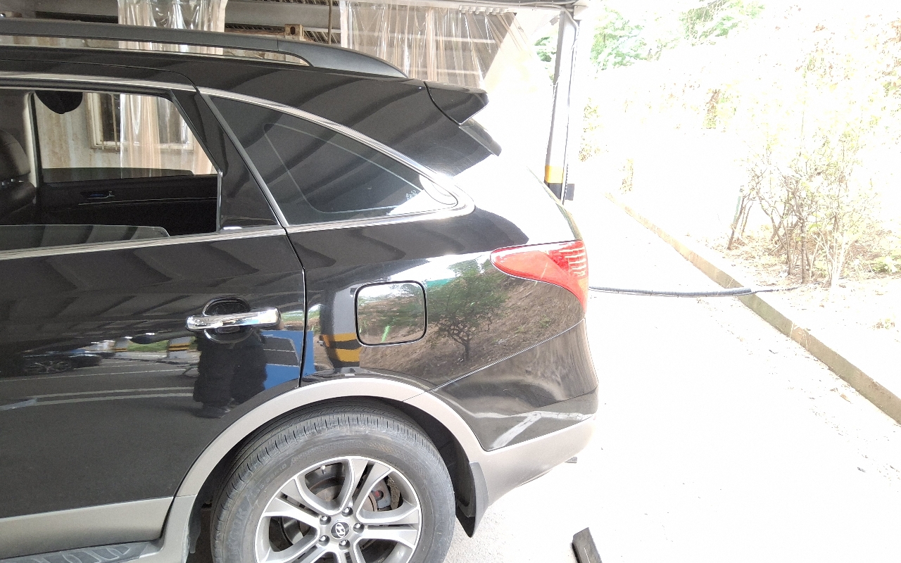 HYUNDAI Veracruz Diesel 2WD