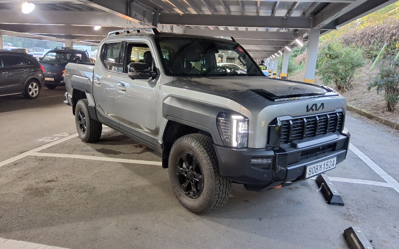 KIA Tasman 2.5 Gasoline 4WD KIA Tasman 2.5 Gasoline 4WD