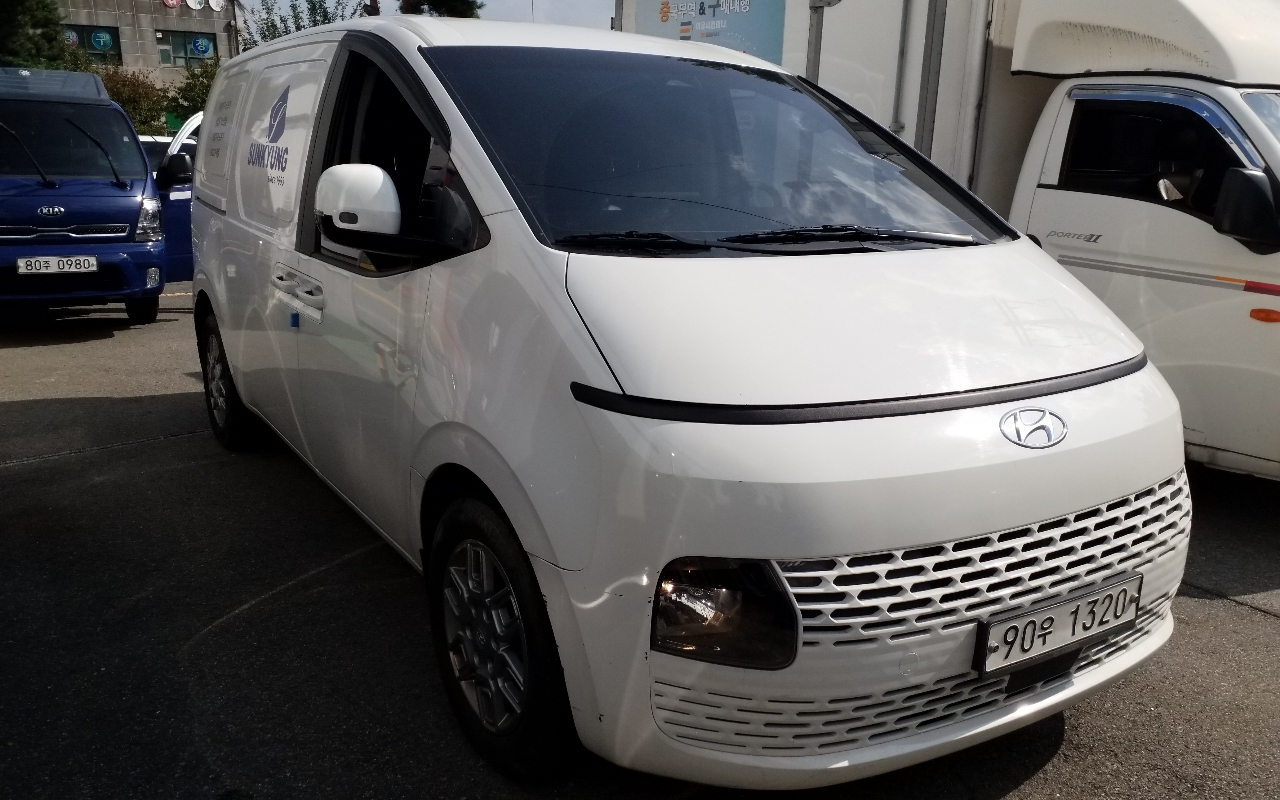 HYUNDAI Staria 2.2 Diesel Cargo 3-Seater