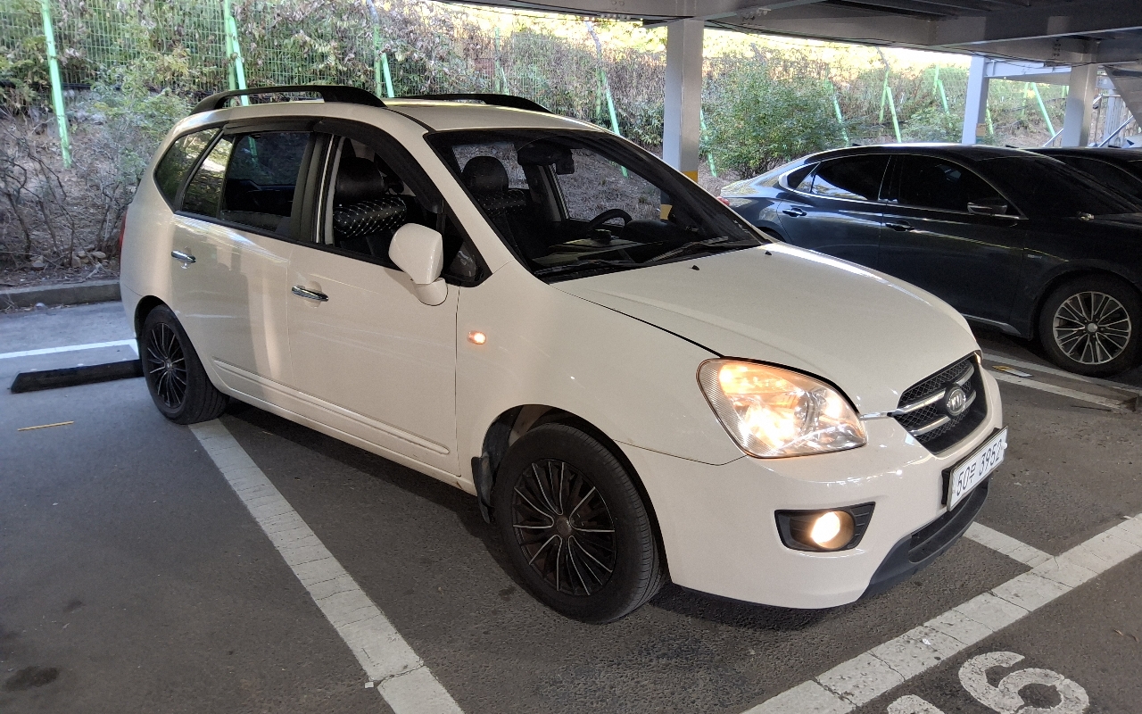 KIA New Carens 2.0 LPI