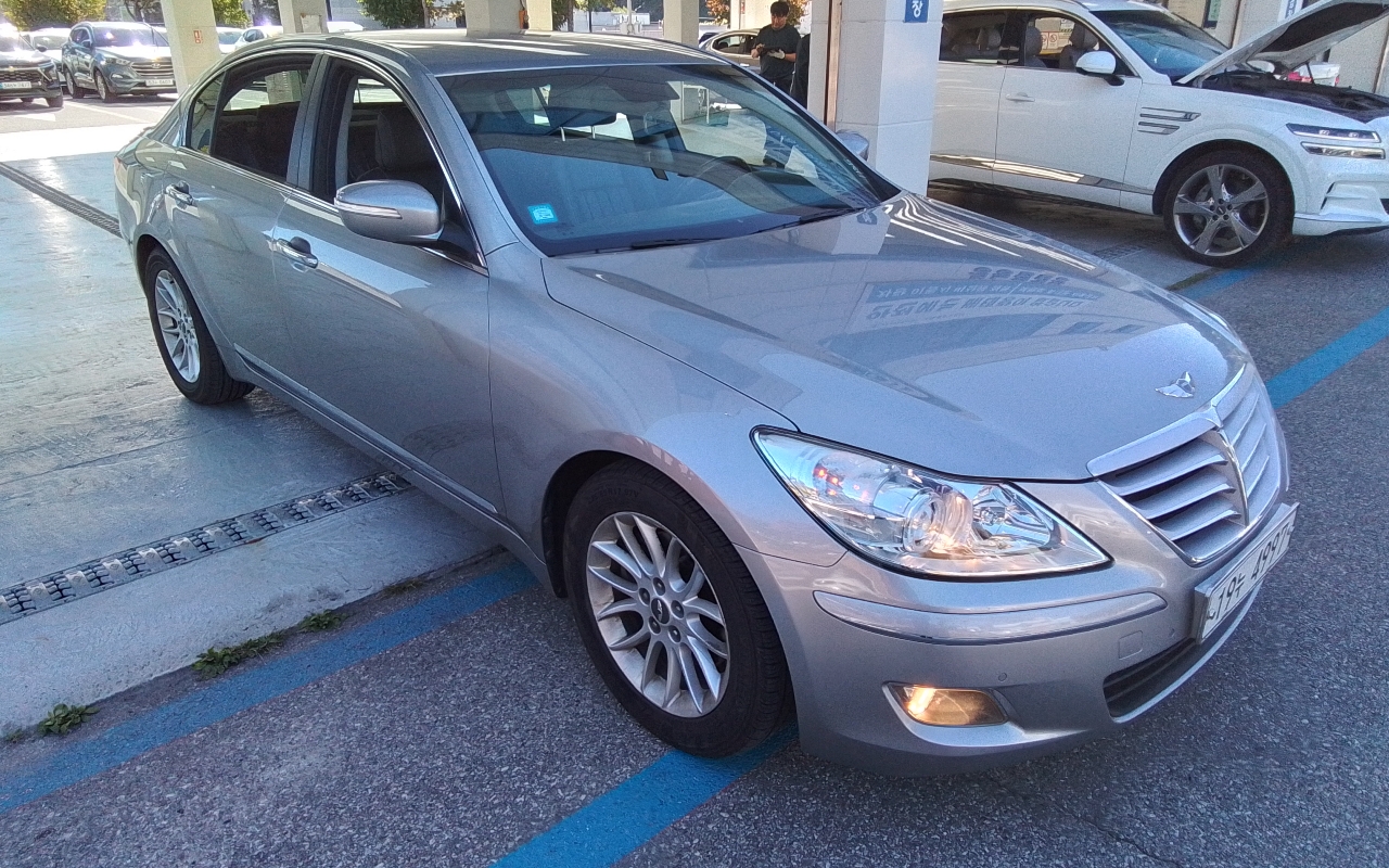 HYUNDAI Genesis BH 330