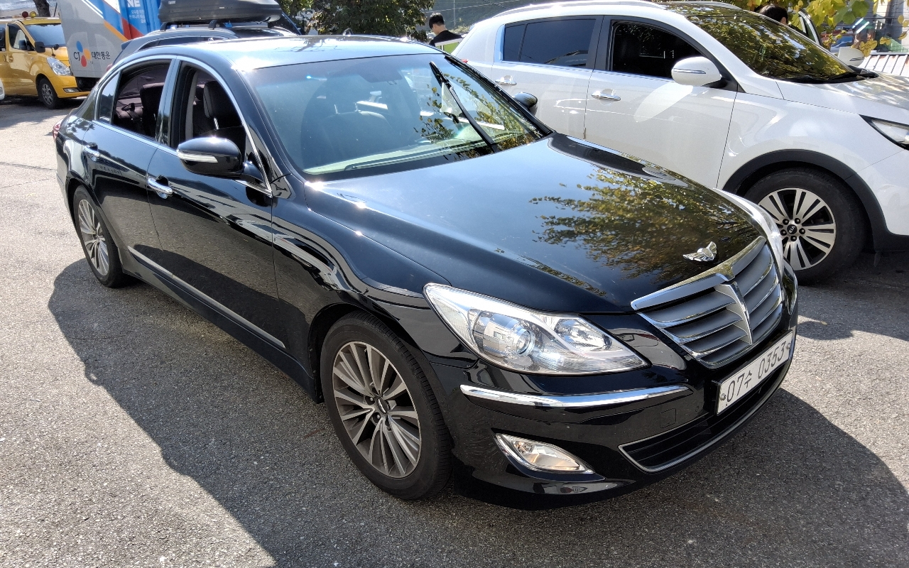 HYUNDAI Genesis BH 330 HYUNDAI Genesis BH 330