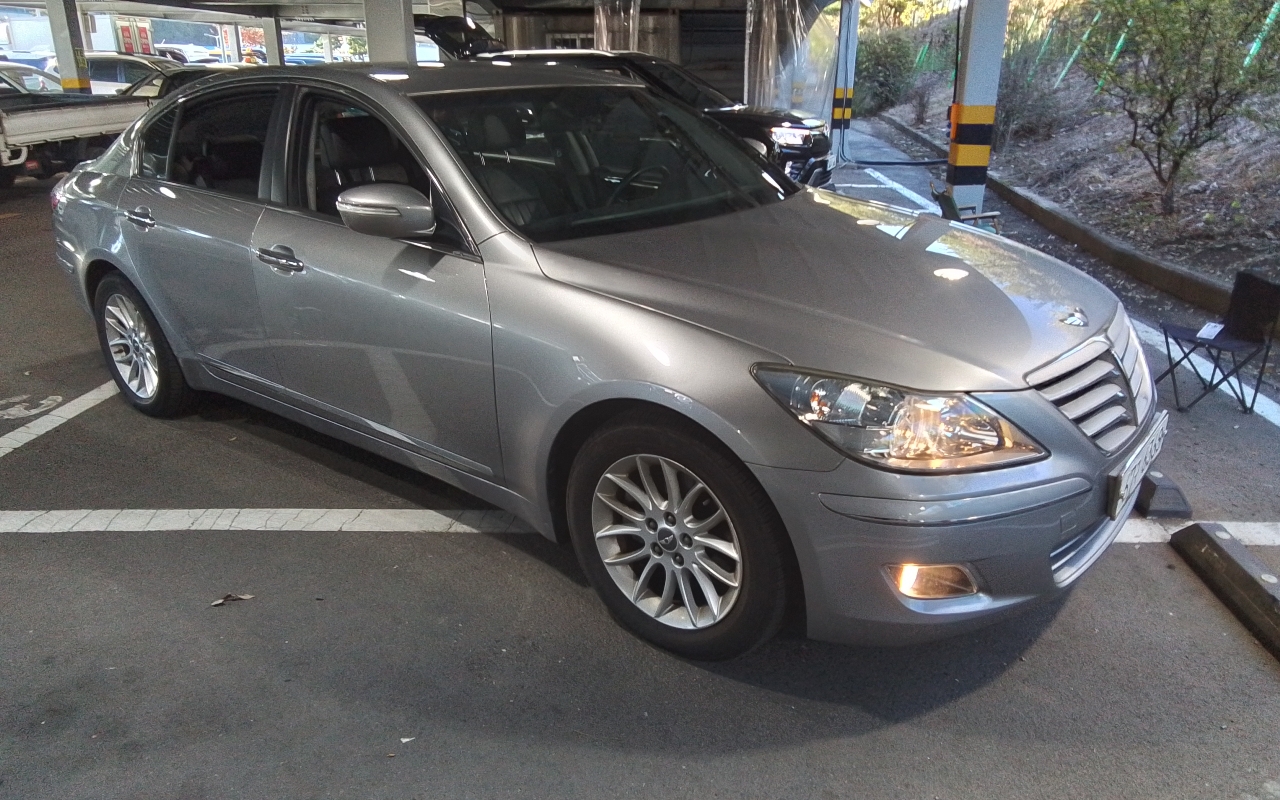 HYUNDAI Genesis BH 330 HYUNDAI Genesis BH 330