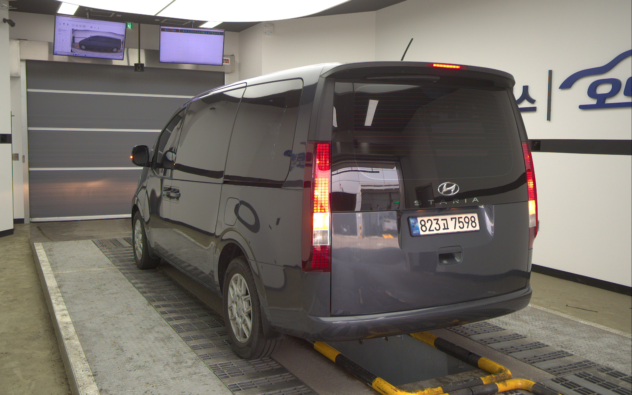 HYUNDAI Staria 2.2 Diesel Cargo 5-Seater