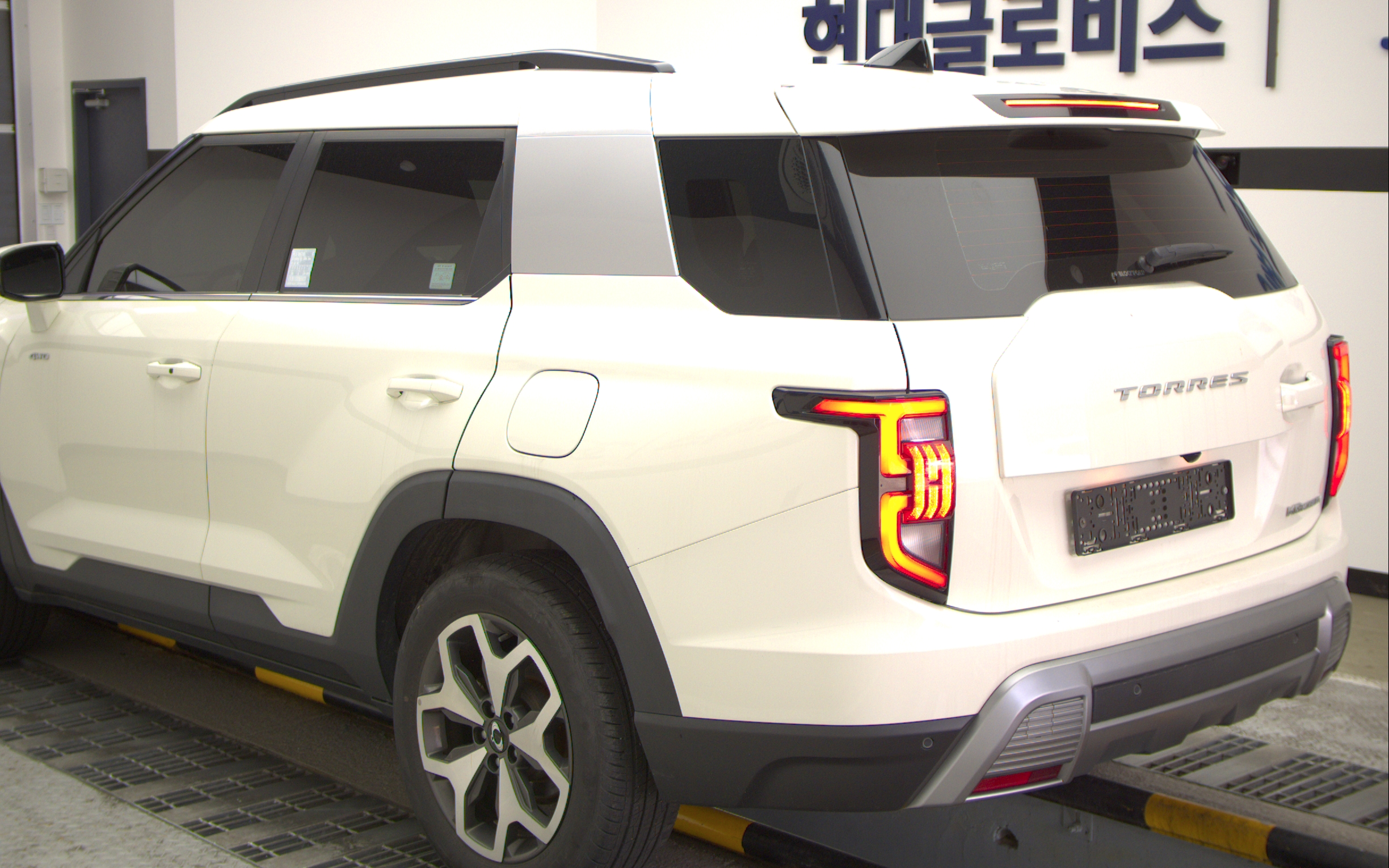 KG MOBILITY(SSANGYONG) Torres 1.5 GDI-T 4WD