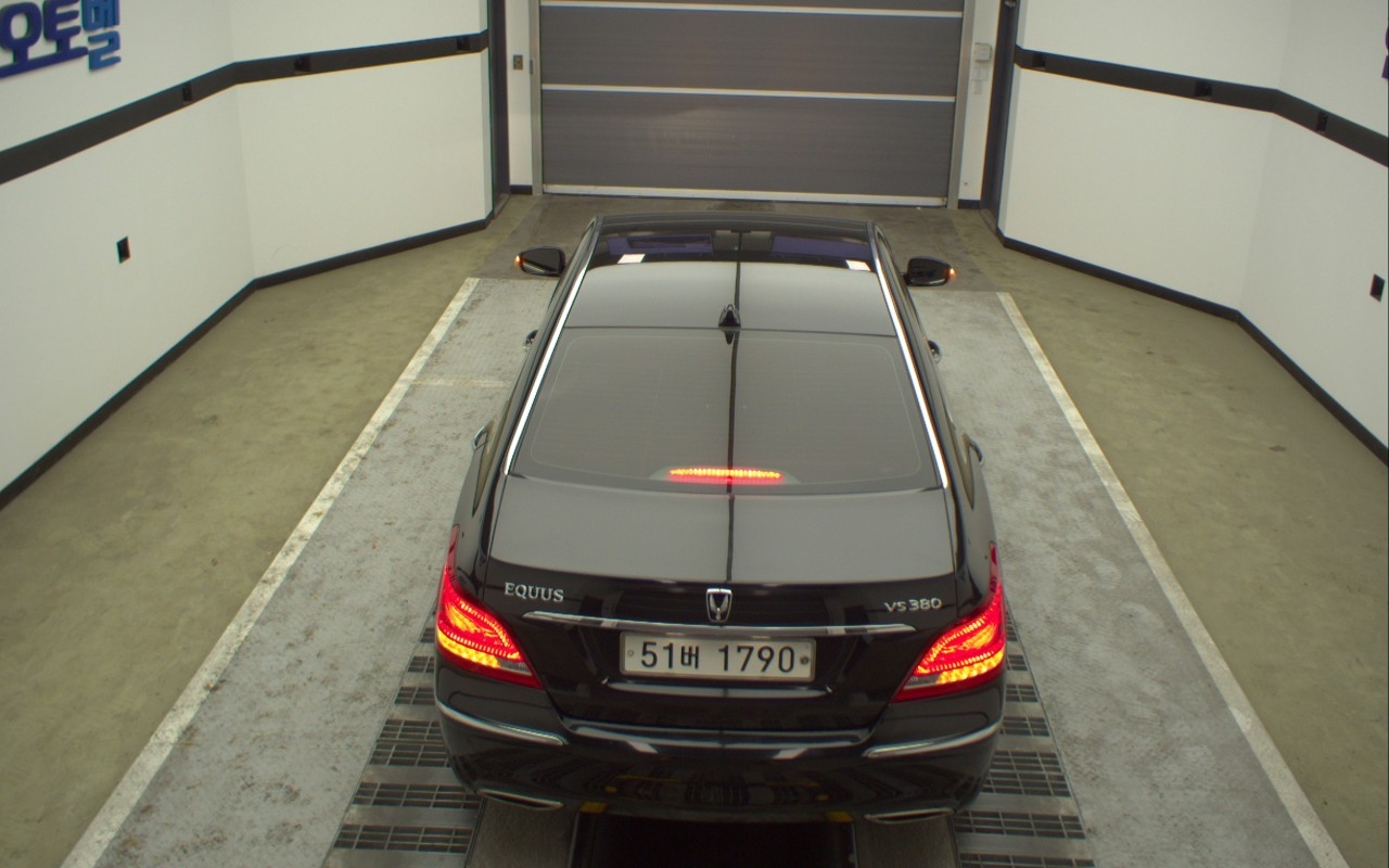 HYUNDAI Ecuus (New Model) VS380
