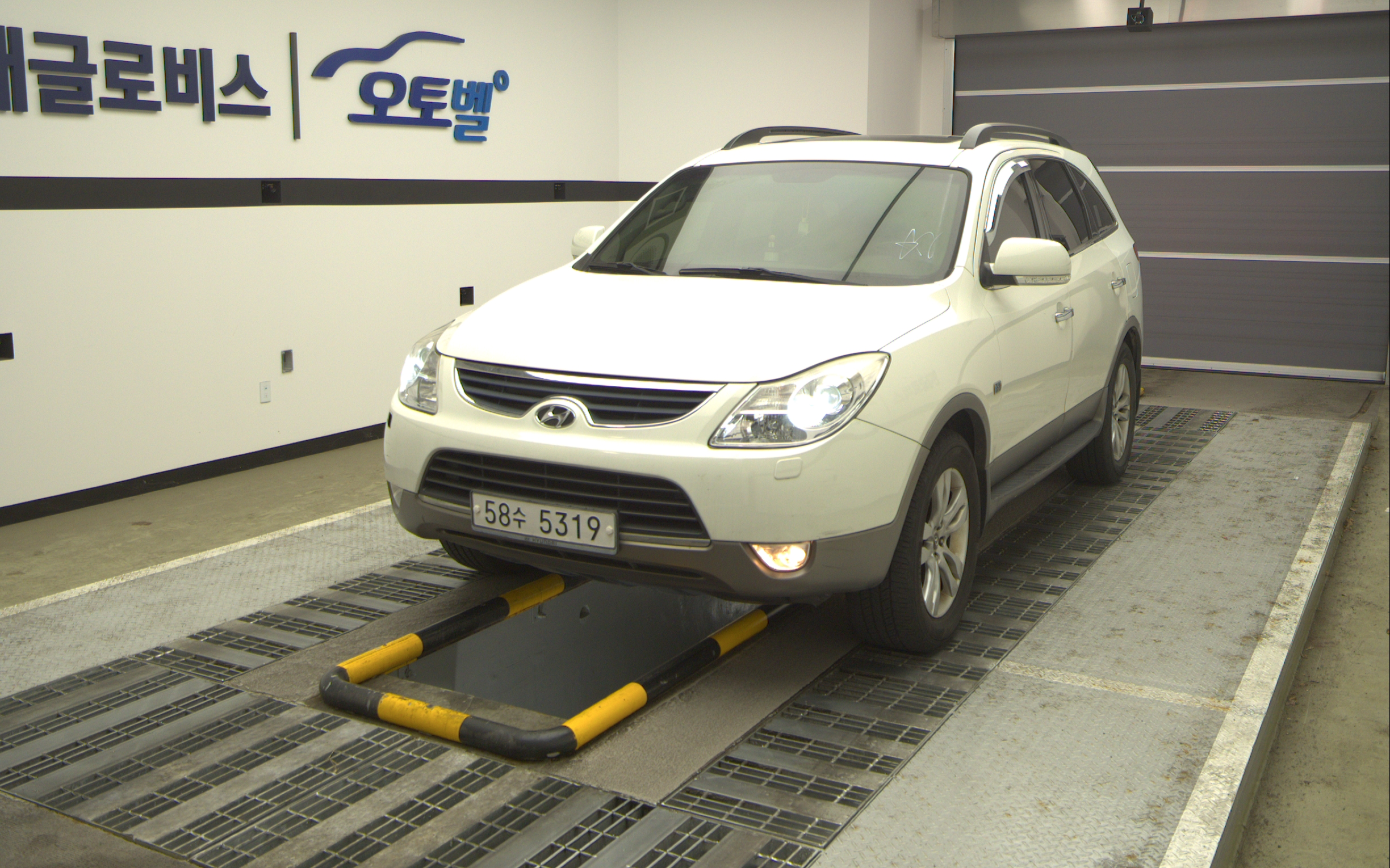 HYUNDAI Veracruz Diesel 2WD