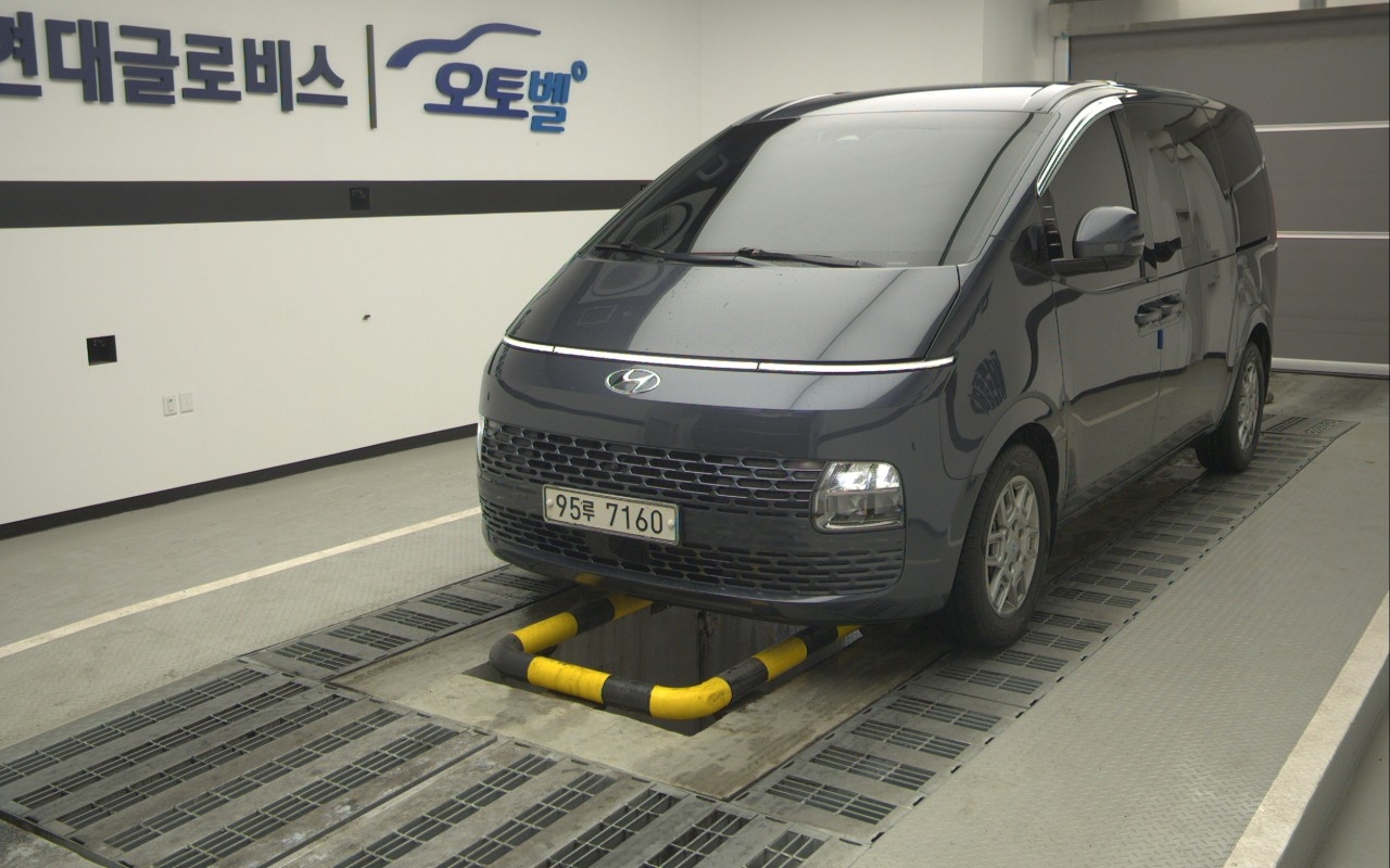 HYUNDAI Staria 3.5 LPG Cargo 5-Seater