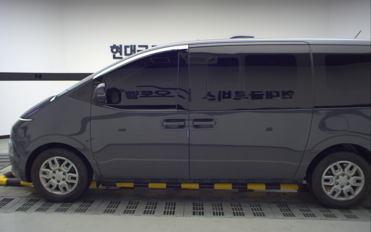 HYUNDAI Staria 3.5 LPG Cargo 5-Seater