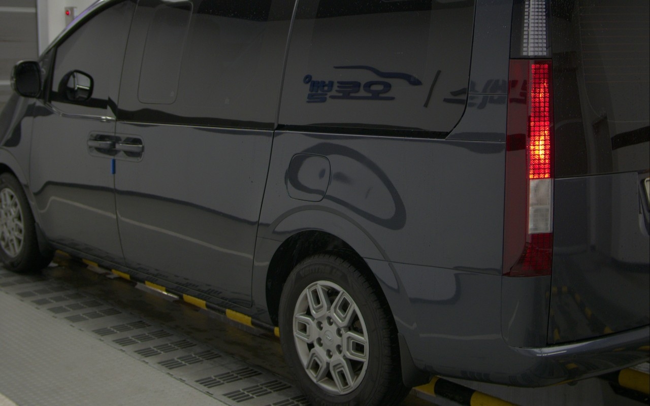 HYUNDAI Staria 3.5 LPG Cargo 5-Seater
