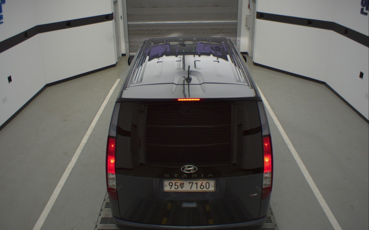 HYUNDAI Staria 3.5 LPG Cargo 5-Seater