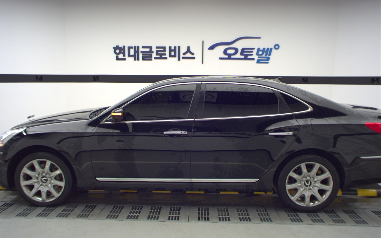 HYUNDAI Ecuus (New Model) VS500