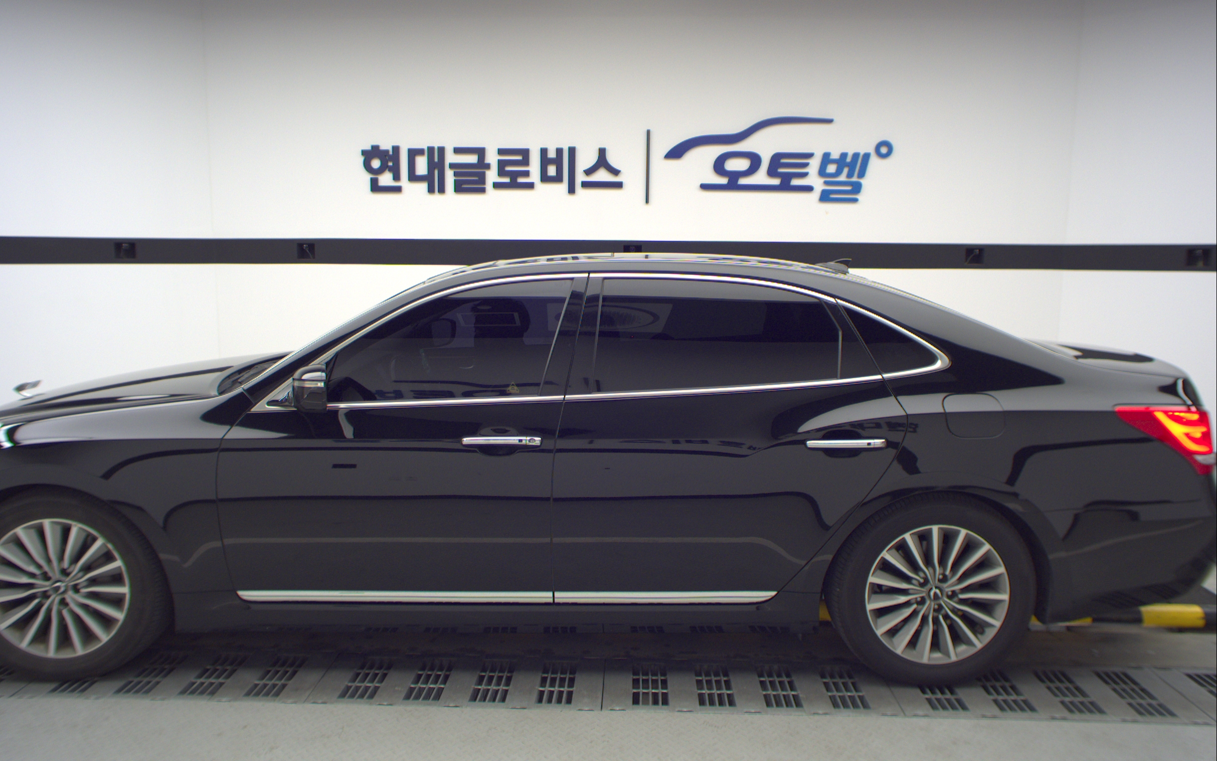 HYUNDAI Ecuus (New Model) VS380