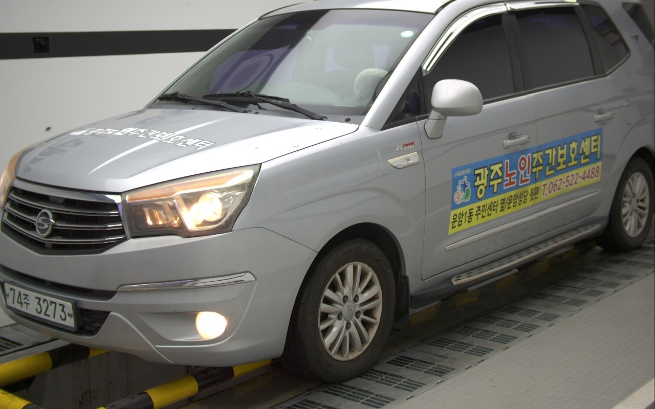 KG MOBILITY(SSANGYONG) Korando Turismo 2.0 4WD 11-Seater