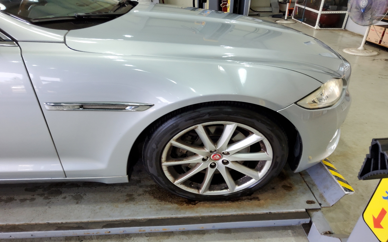 JAGUAR XJ (8th Generation) 3.0D LWB
