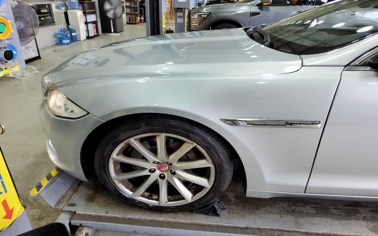 JAGUAR XJ (8th Generation) 3.0D LWB