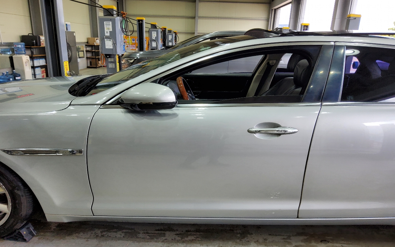 JAGUAR XJ (8th Generation) 3.0D LWB