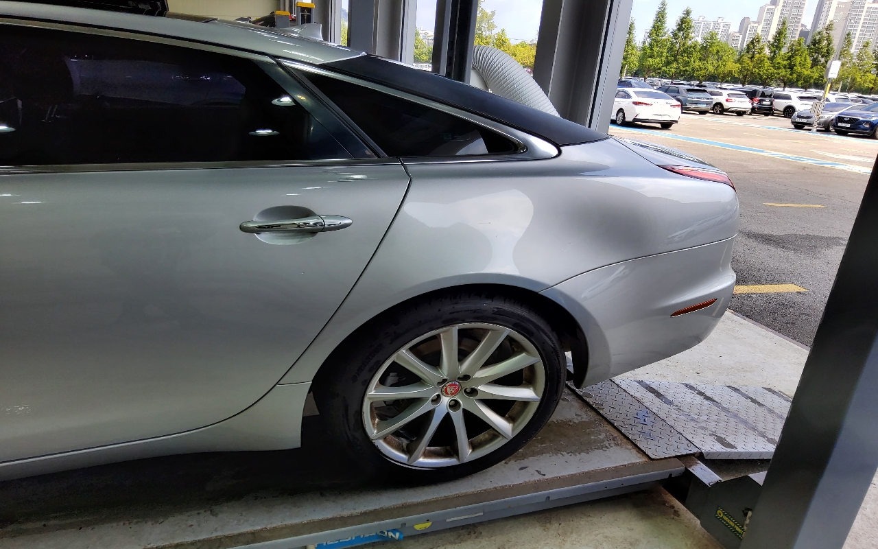 JAGUAR XJ (8th Generation) 3.0D LWB