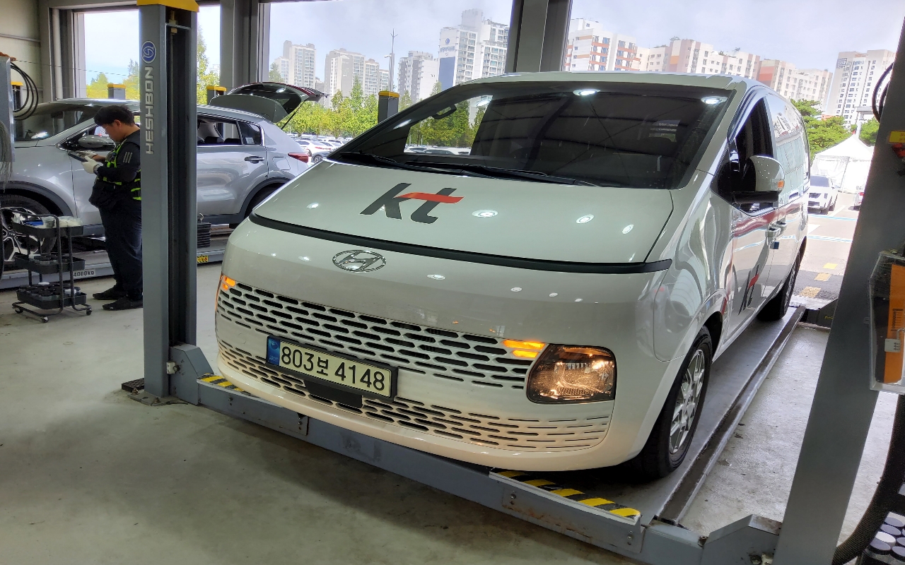 HYUNDAI Staria 2.2 Diesel Cargo 5-Seater