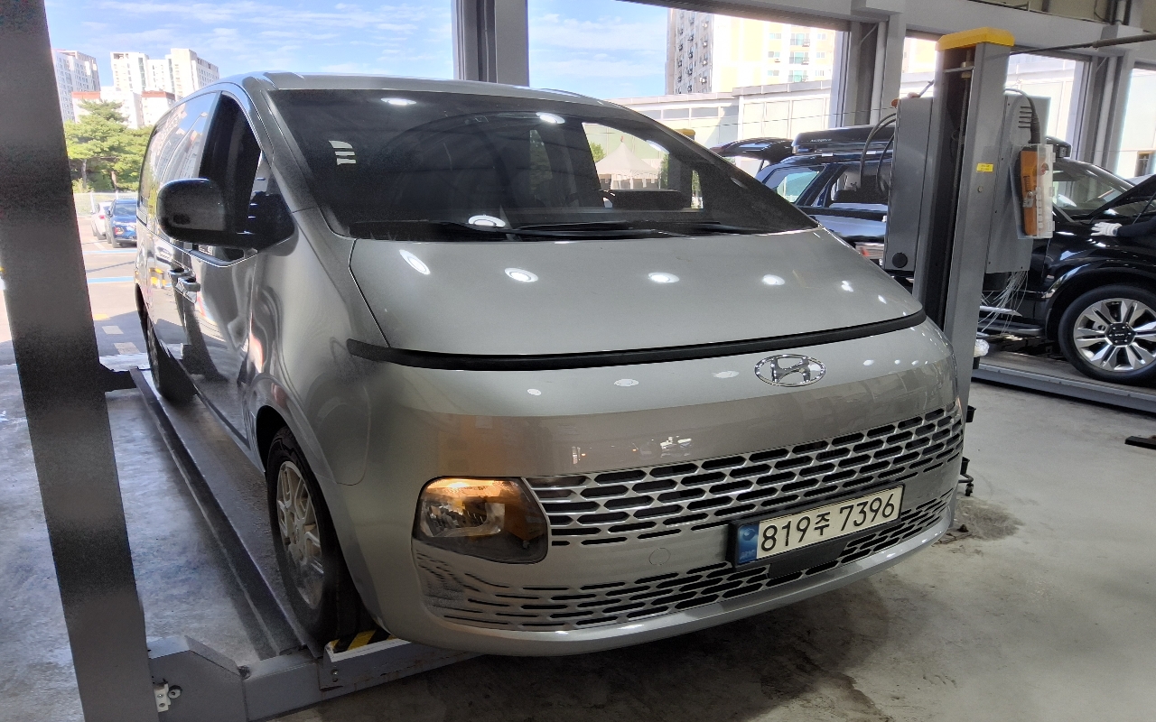HYUNDAI Staria 2.2 Diesel Cargo 5-Seater