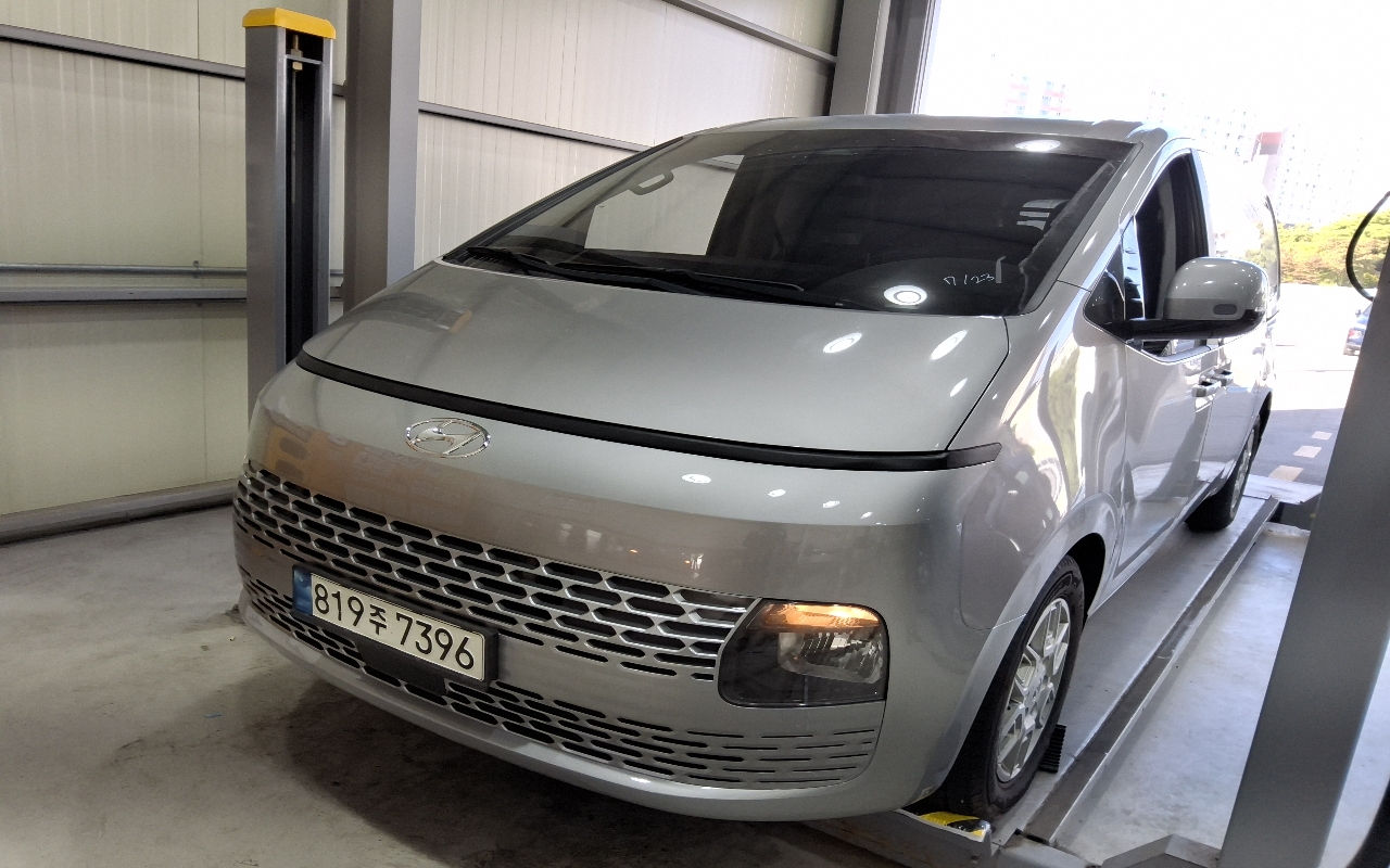 HYUNDAI Staria 2.2 Diesel Cargo 5-Seater