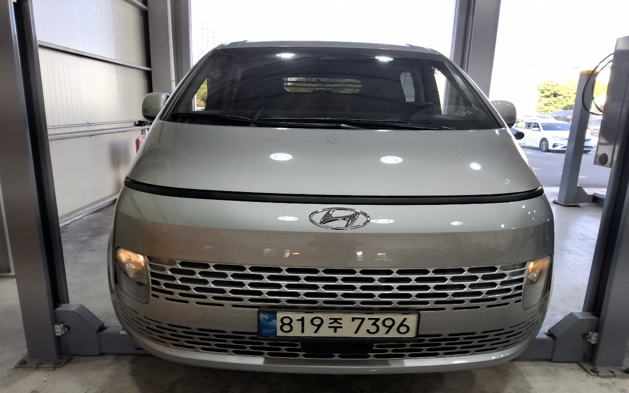 HYUNDAI Staria 2.2 Diesel Cargo 5-Seater