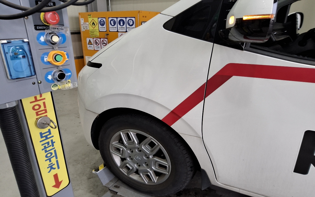 HYUNDAI Staria 2.2 Diesel Cargo 5-Seater