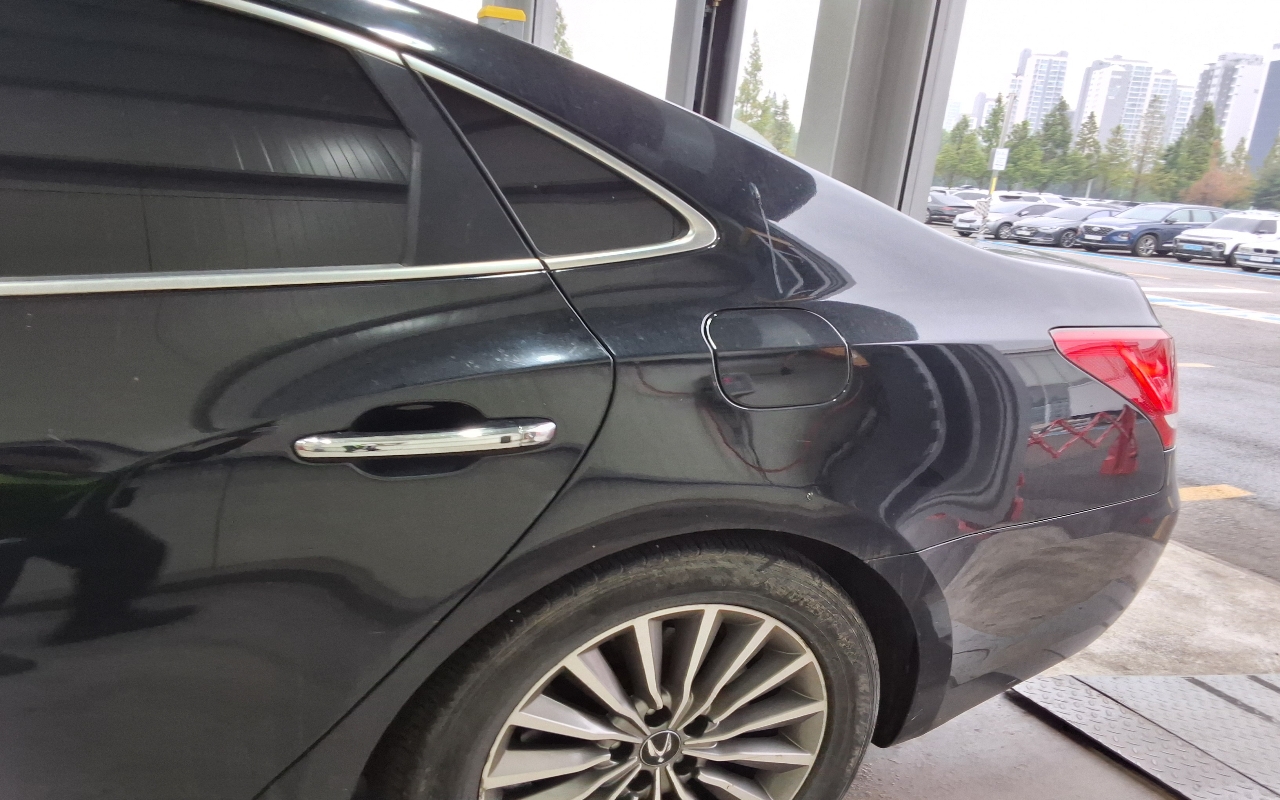 HYUNDAI Ecuus (New Model) VS380