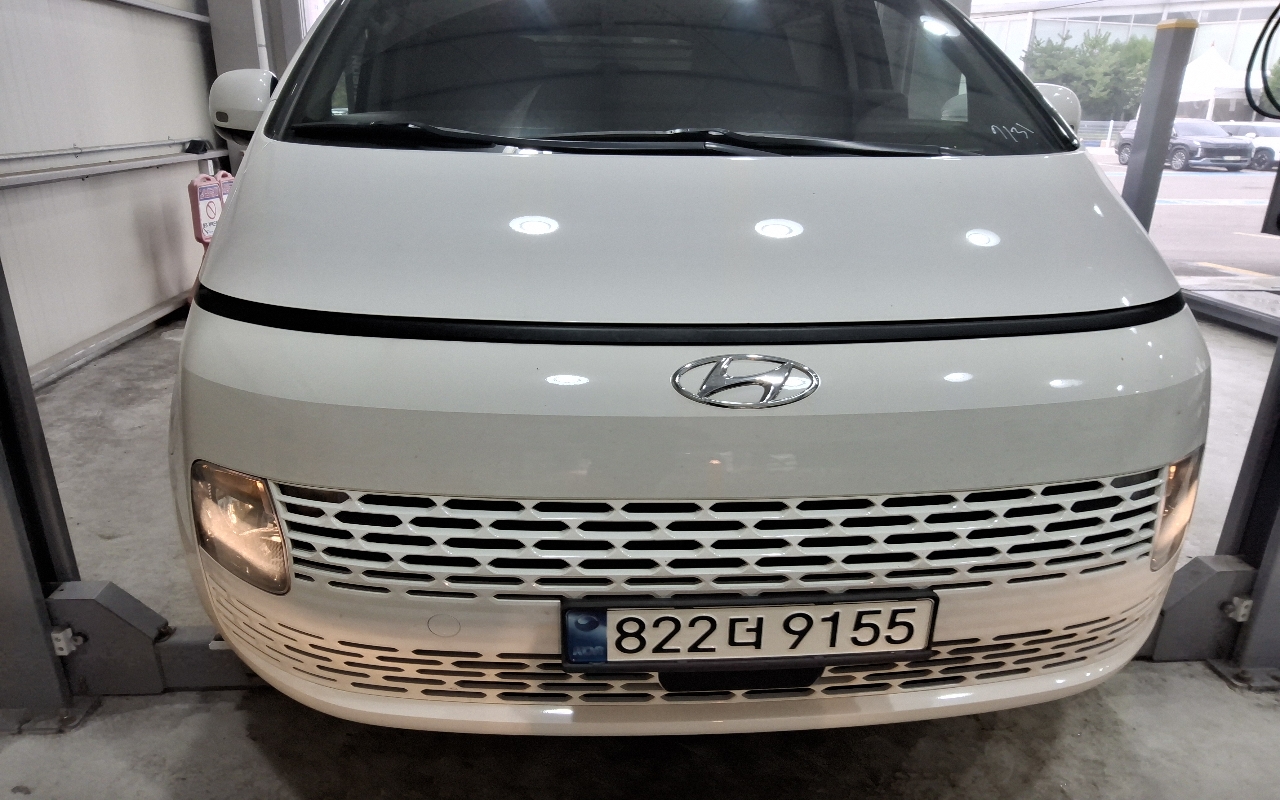 HYUNDAI Staria 3.5 LPG Cargo 5-Seater