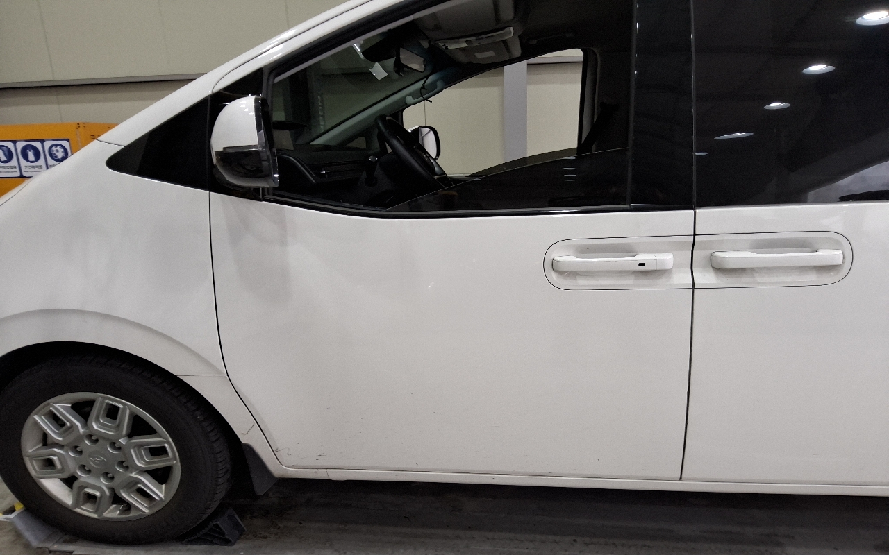 HYUNDAI Staria 3.5 LPG Cargo 5-Seater
