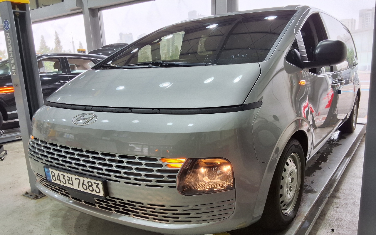 HYUNDAI Staria 2.2 Diesel Cargo 5-Seater