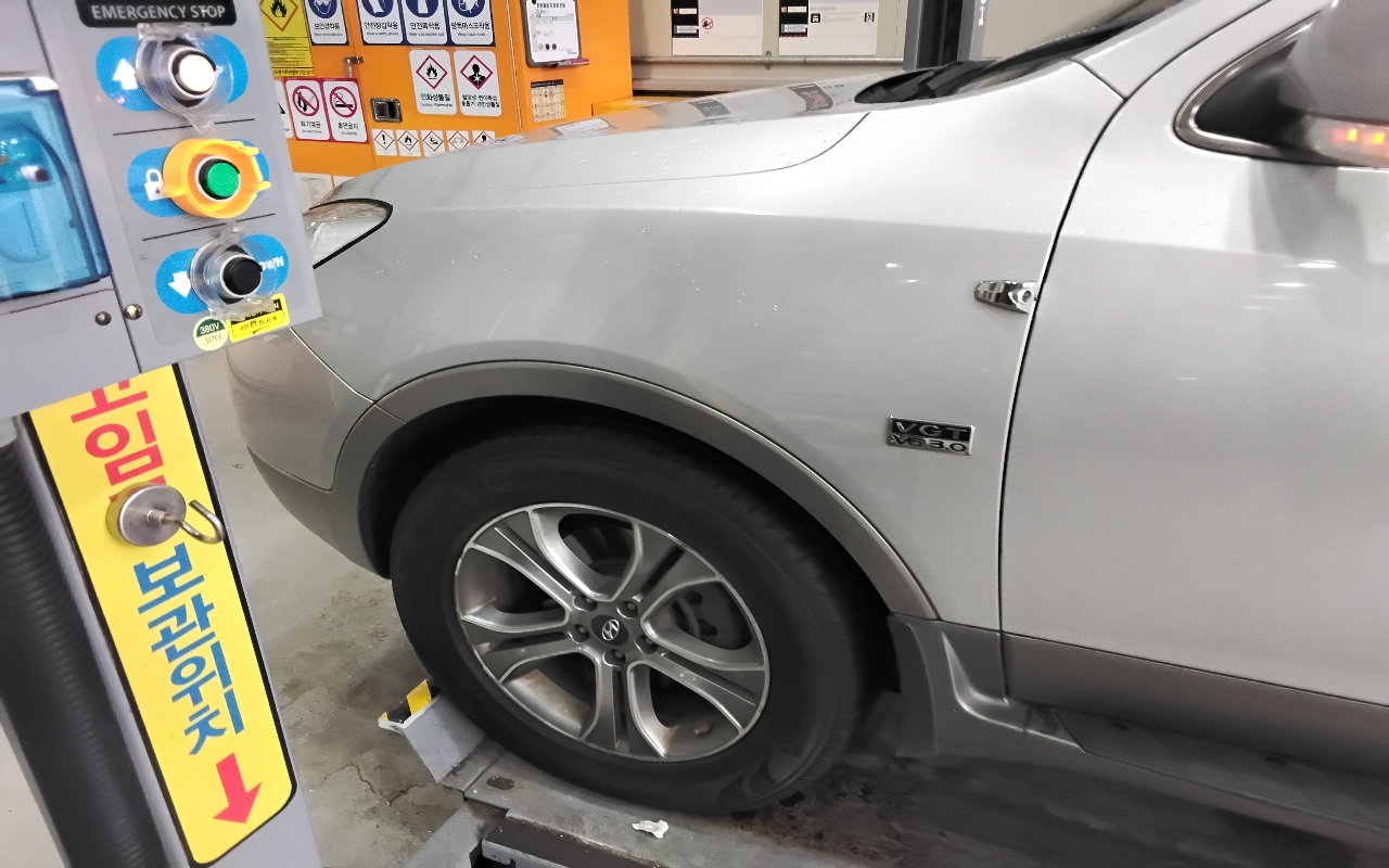 HYUNDAI Veracruz Diesel 2WD