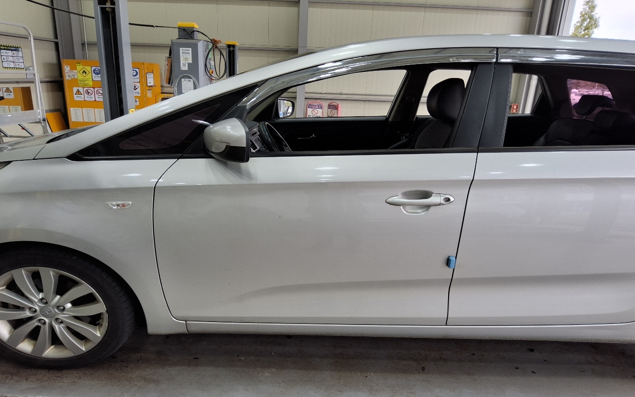 KIA All New Carens 2.0 LPI