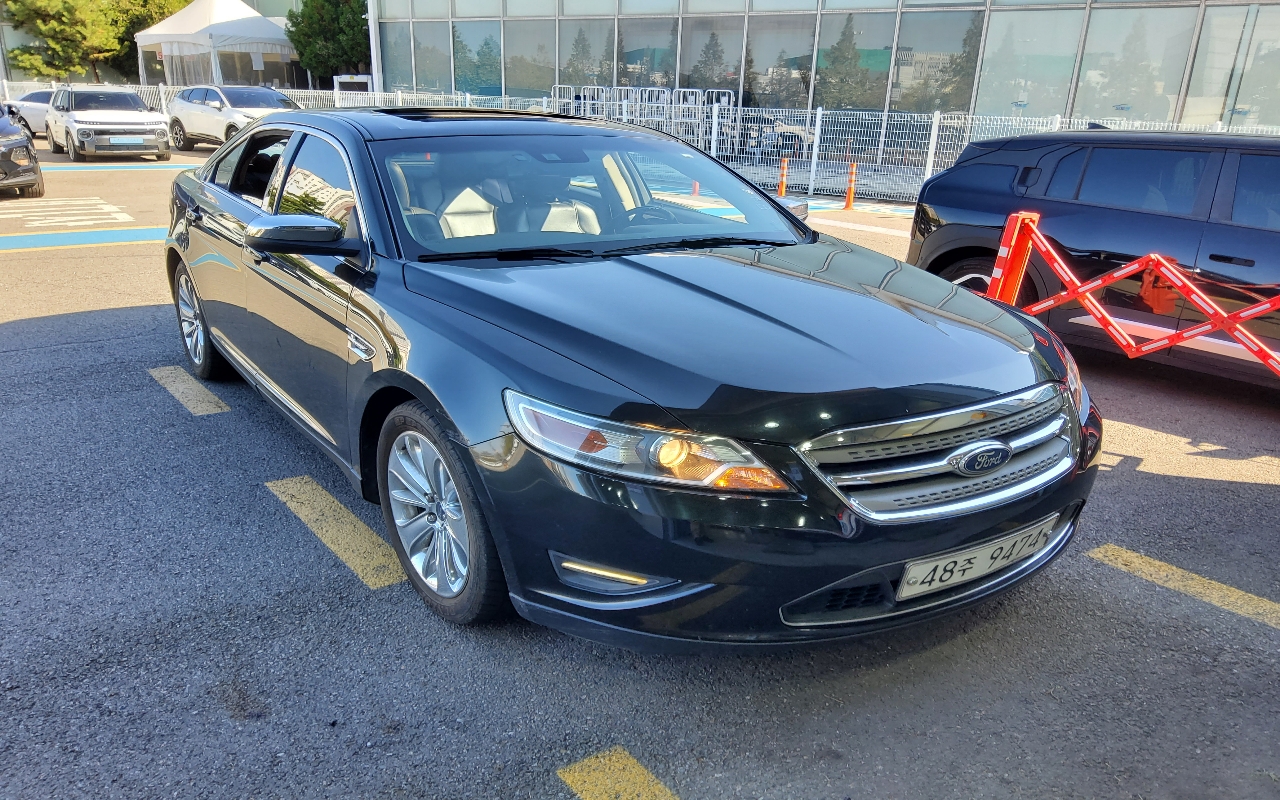 FORD Taurus (6th Generation) 3.5 FORD Taurus (6th Generation) 3.5